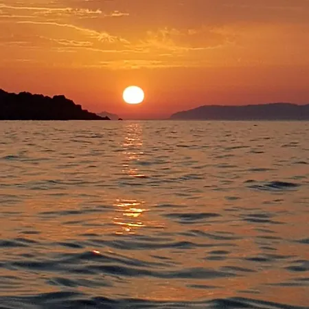 Magic Sea View Borgo كاستيلساردو