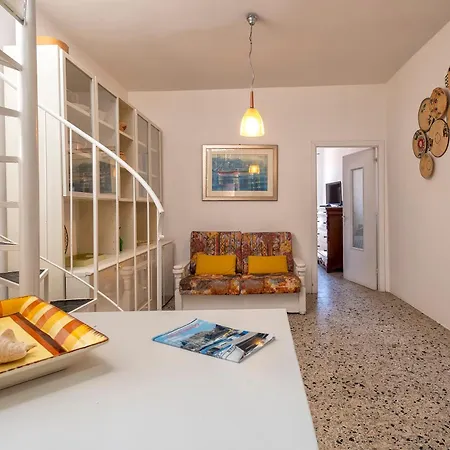Magic Sea View Borgo شقة كاستيلساردو